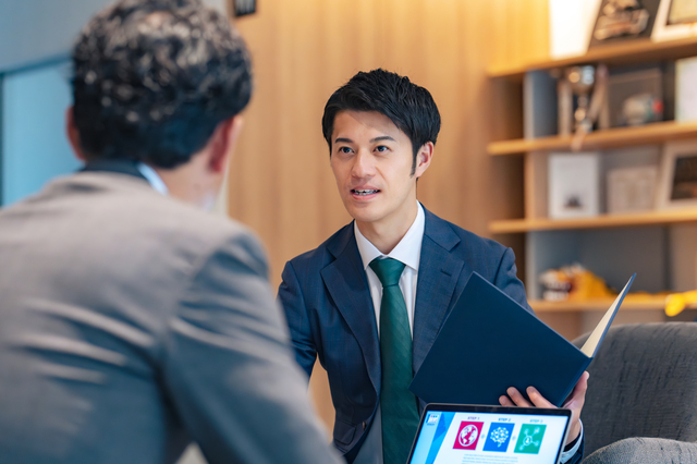 経理から転職したい人へ｜経験を年収に変える転職先と転職活動の進め方・信頼できるエージェントまで